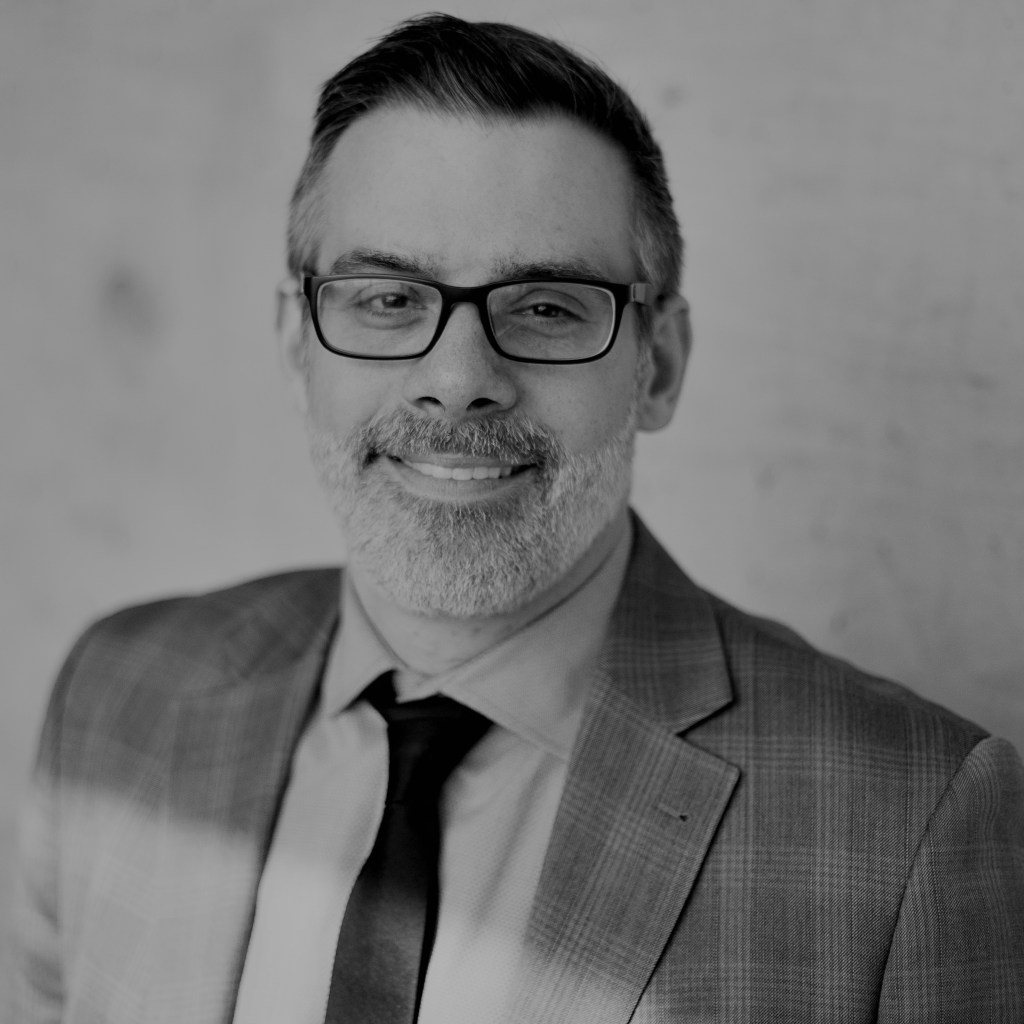 Dr. Geoffrey Leonardelli, Professor