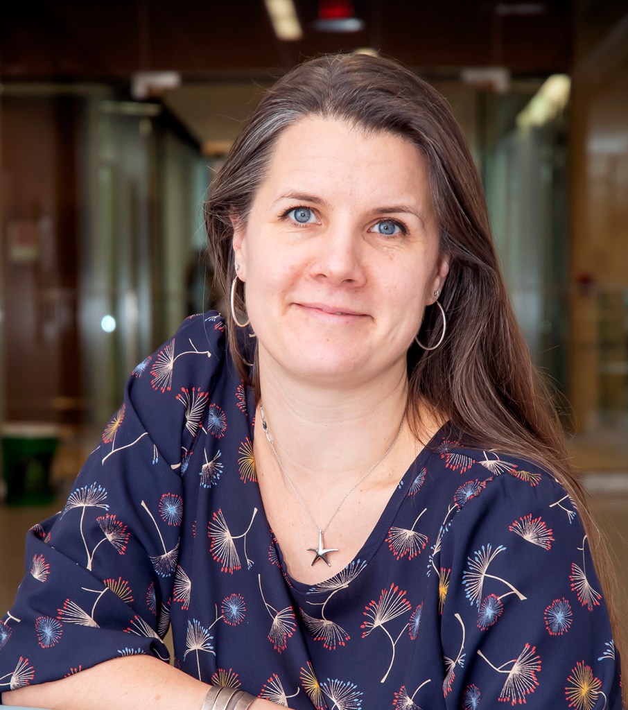 Dr. Melissa Holmes, Associate professor